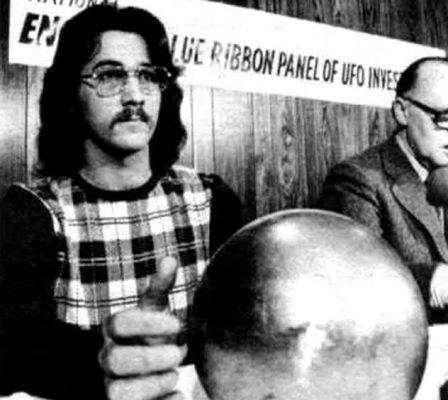 Photo of the sphere at the National Enquirer's UFO Blue Ribbon Panel