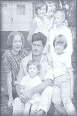 Arthur Berlet with his Family, years later after his 1958 Alien Abduction.